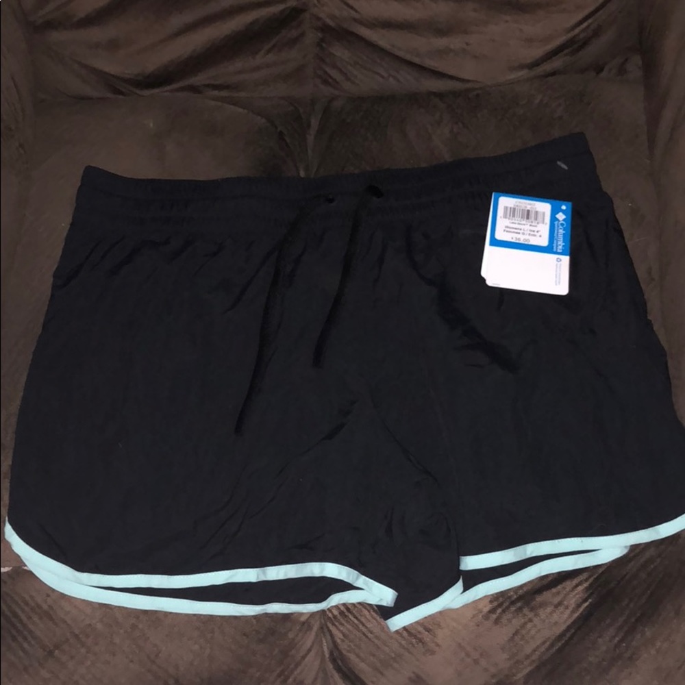 Large Columbia Shorts women’s